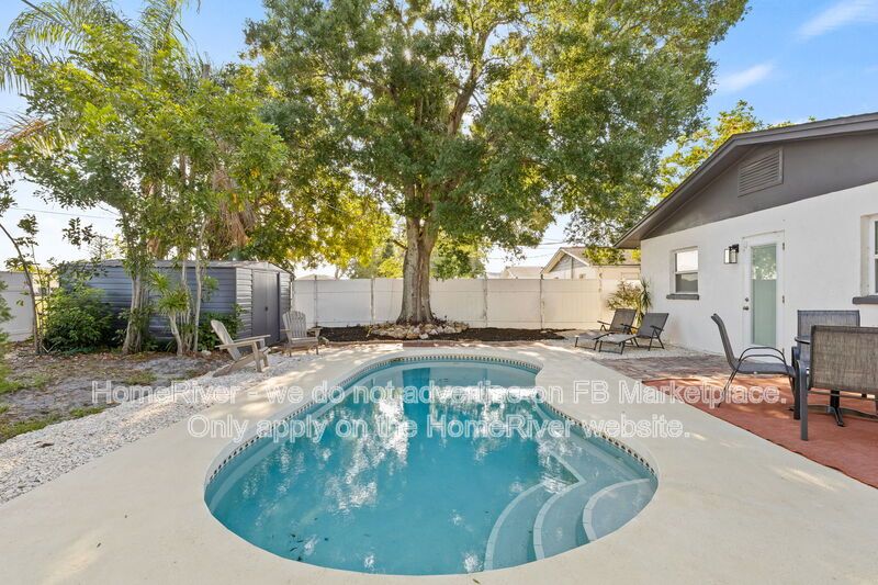 POOL!! property image
