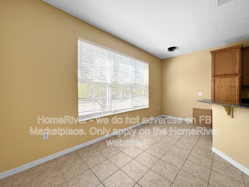 Move-in ready - 3bd townhome w/2 car garage in a gated community property image