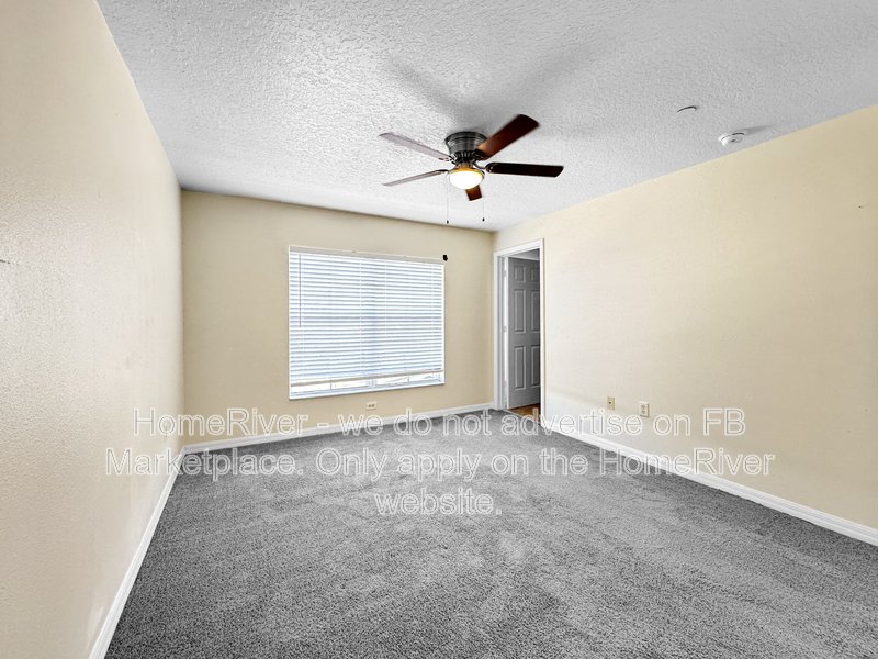 Move-in ready - 3bd townhome w/2 car garage in a gated community property image