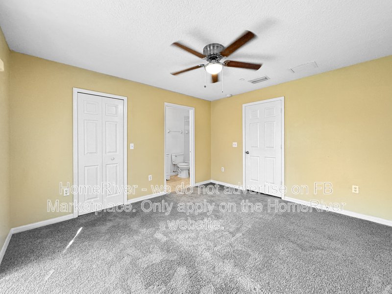 Move-in ready - 3bd townhome w/2 car garage in a gated community property image