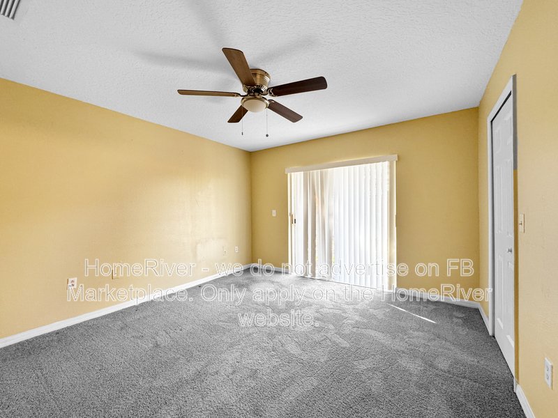 Move-in ready - 3bd townhome w/2 car garage in a gated community property image