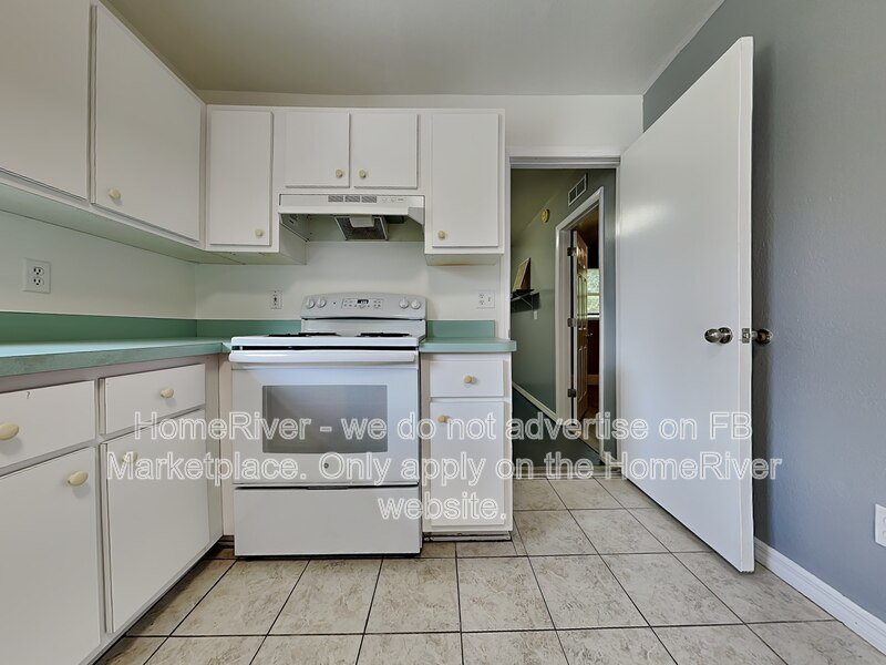 Apply Now!!! 21 Hemlock Radial Loop property image