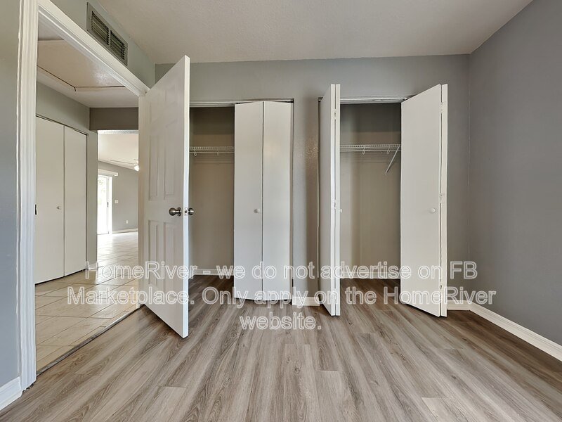 Apply Now!!! 21 Hemlock Radial Loop property image