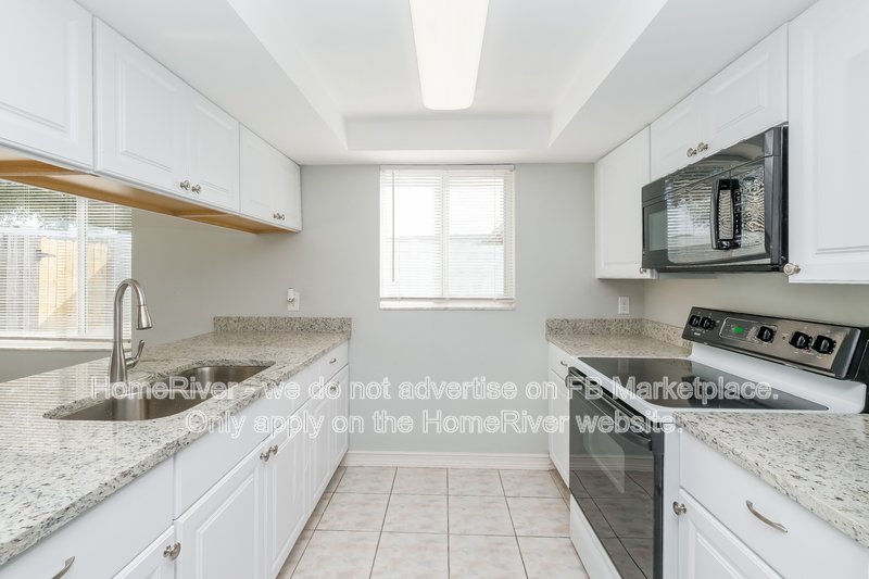Available Now! Amazing 3 bed 2 bath home! property image