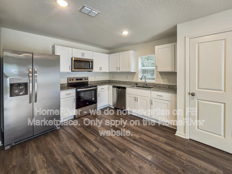 Available Now! Amazing 3 bed 2 bath home! property image