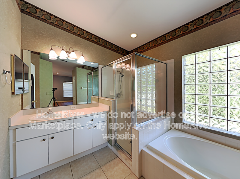 Spacious 3BR Pool Home - Pet Friendly -  Fishhawk Living property image