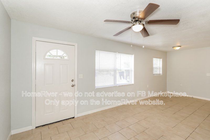 Adorable 3 bed 2 bath Single Family Home property image