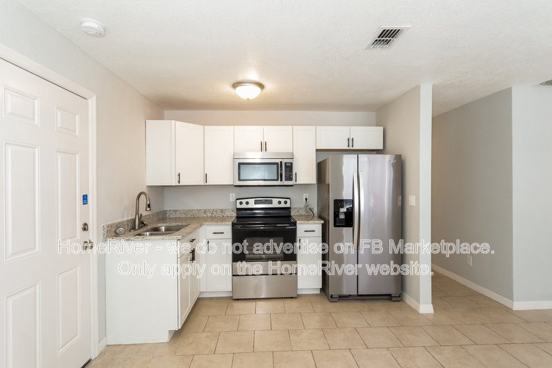 Adorable 3 bed 2 bath Single Family Home property image