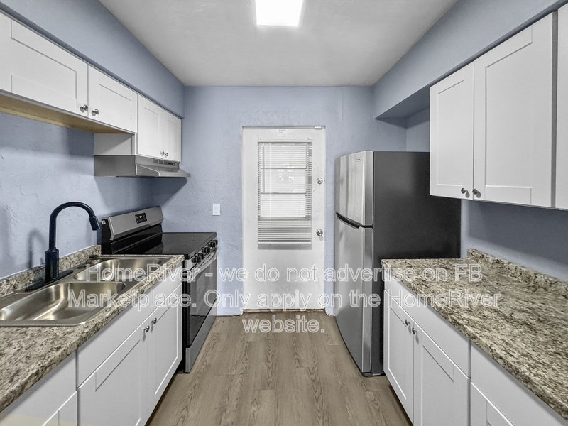 Bradenton Charm - Renovated 2BR w/ Screened Lanai property image