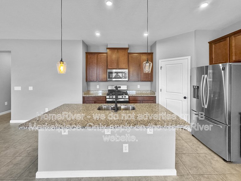 Spacious 3BR + Loft - Screened Lanai - Resort-Style Amenities property image