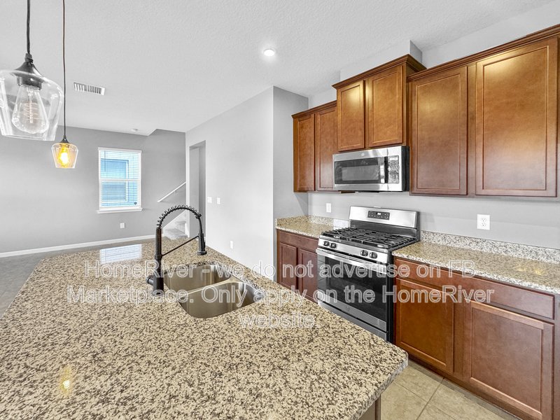 Spacious 3BR + Loft - Screened Lanai - Resort-Style Amenities property image