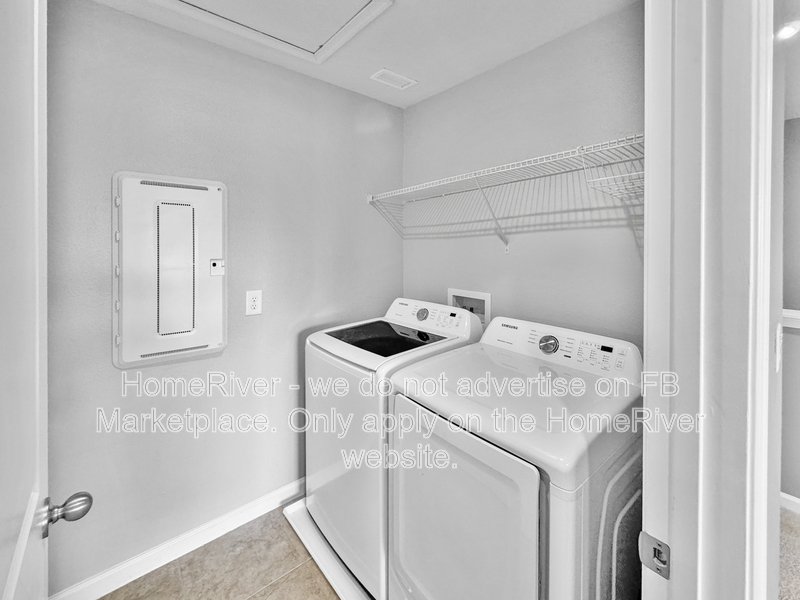 Spacious 3BR + Loft - Screened Lanai - Resort-Style Amenities property image