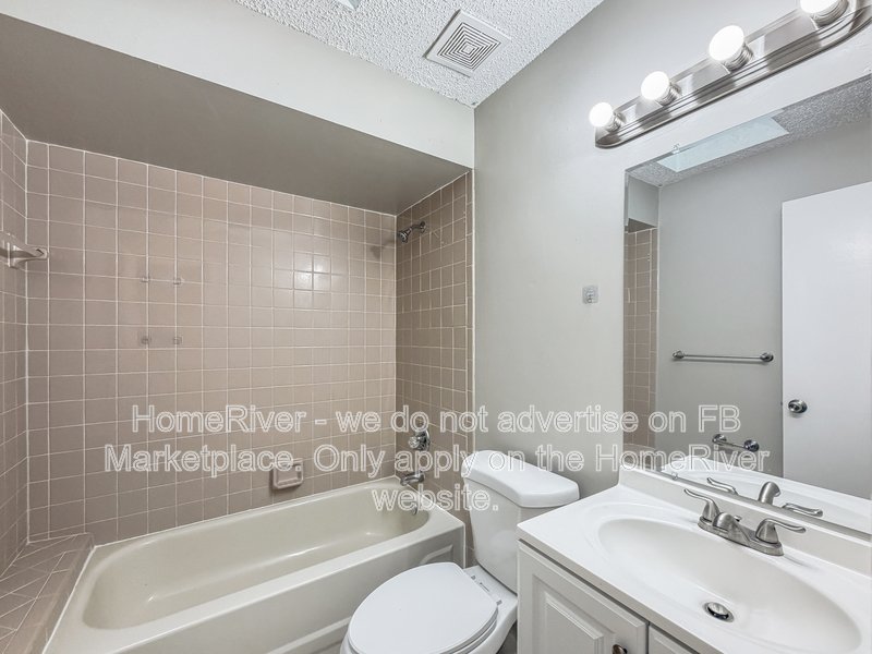 Available Now! Amazing 3 bed 2 bath home! property image