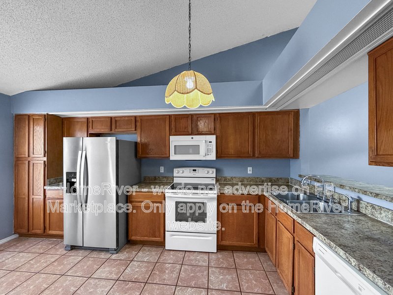 Apply Now!!! 12253 Augusta Woods Cir property image