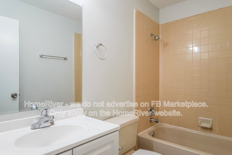 Coming Soon | Pets Welcome | 4 beds | Screened in Lanai property image