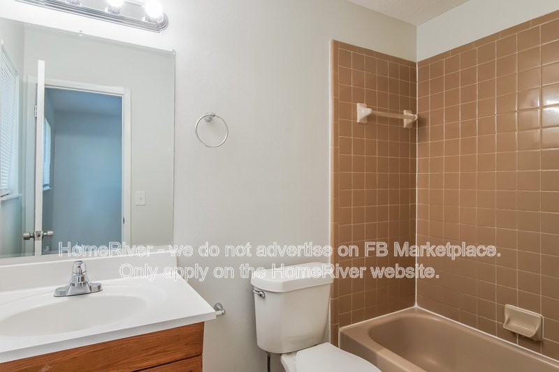 Coming Soon | Pets Welcome | 4 beds | Screened in Lanai property image