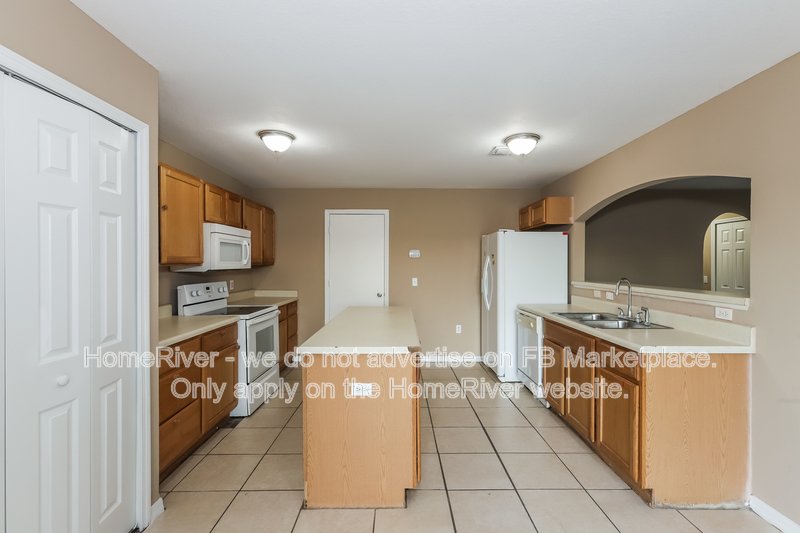 Coming Soon | Pets Welcome | 2 Car Garage | Concrete Patio property image