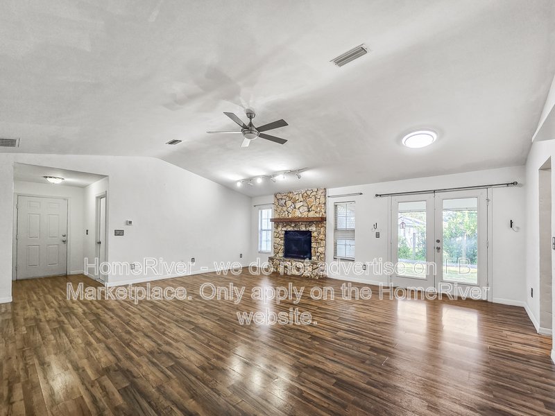 Apply Today!!! 4325 NE 3RD CT, property image