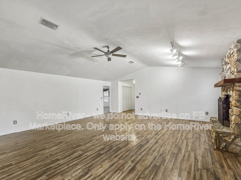 Apply Today!!! 4325 NE 3RD CT, property image