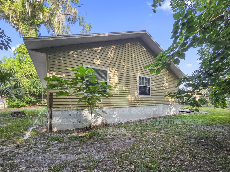 Apply Today!!! 4325 NE 3RD CT, property image