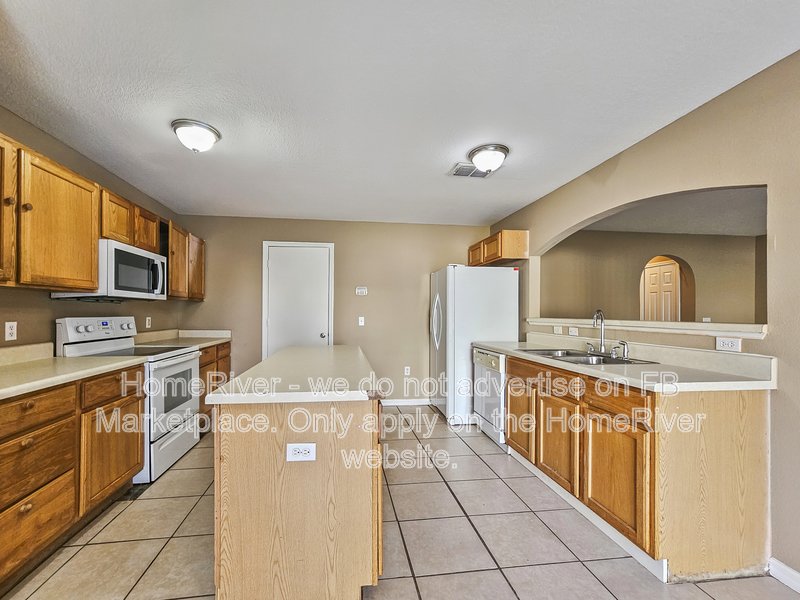 Available Now | Pets Welcome | 2 Car Garage | Concrete Patio property image