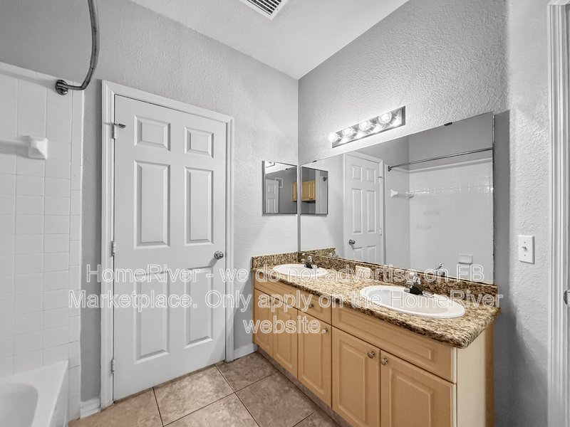 Upgraded 2/2 Condo on the 2nd floor in Mosaic! property image