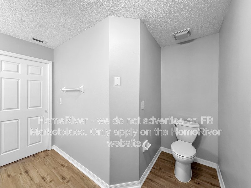 Available Now | Pets Welcome | 2 Car Garage | Screened-in Patio property image